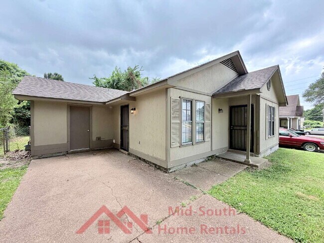 Building Photo - 4505 Villagreen Dr