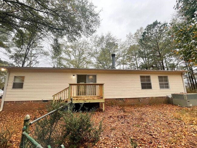 Building Photo - LEASING NOW FOR IMMEDIATE MOVE IN!