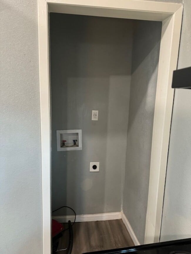 Building Photo - 2 BR 1 BA House for RENT
