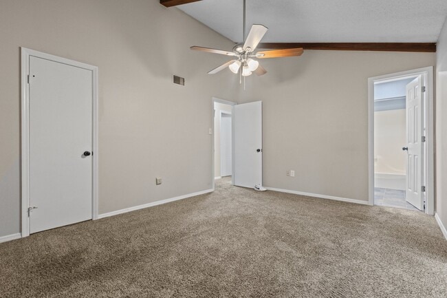 Building Photo - 5 Rocky Top Cove