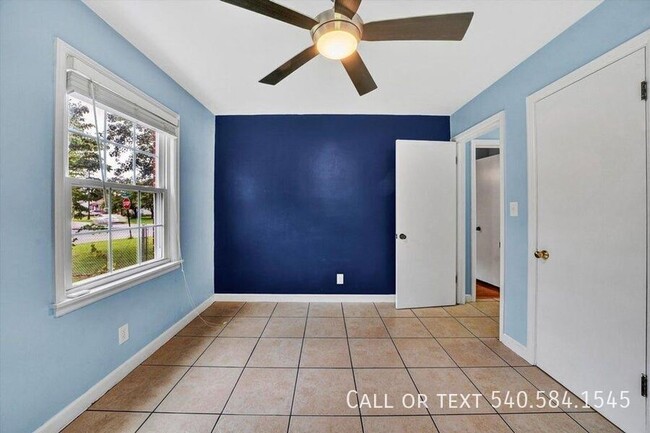 Building Photo - 5001 Hildebrand Rd NW