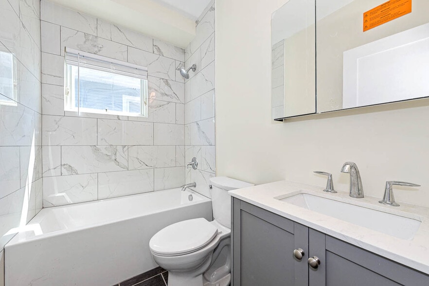 Building Photo - 72 Stanley Ave