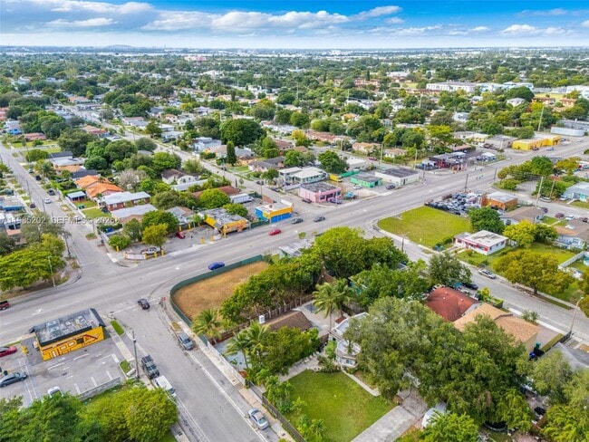 Building Photo - 1621 NW 55th St