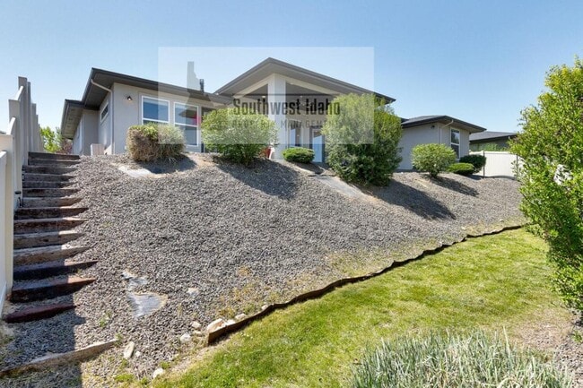 Building Photo - 476 W Buroak Dr