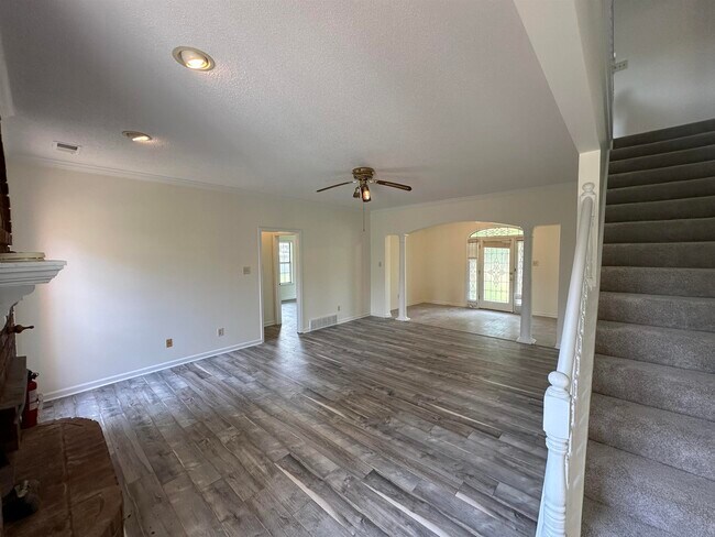 Building Photo - 3510 Sara Woods Dr