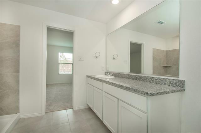 Building Photo - 2905 Kings Table Ct