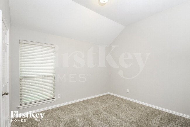 Building Photo - 1601 Lake Pine Dr