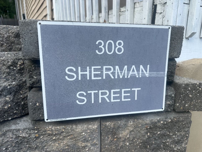 Building Photo - 308 Sherman St