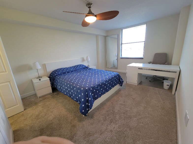 Building Photo - 701 S Madison Ave