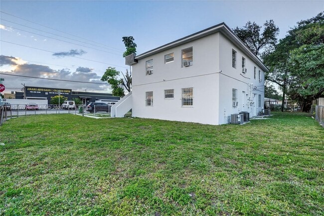 Building Photo - 4801 NW 33rd Ave