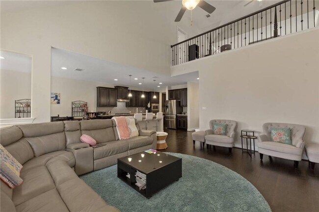 Building Photo - 15609 Cabrillo Way
