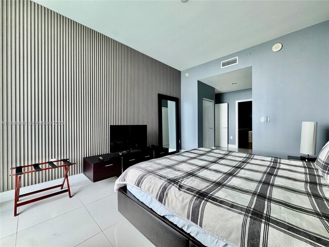 Building Photo - 7928 East Dr