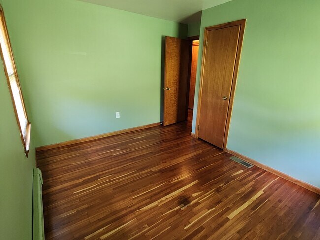 Building Photo - 7522 Utegg Rd