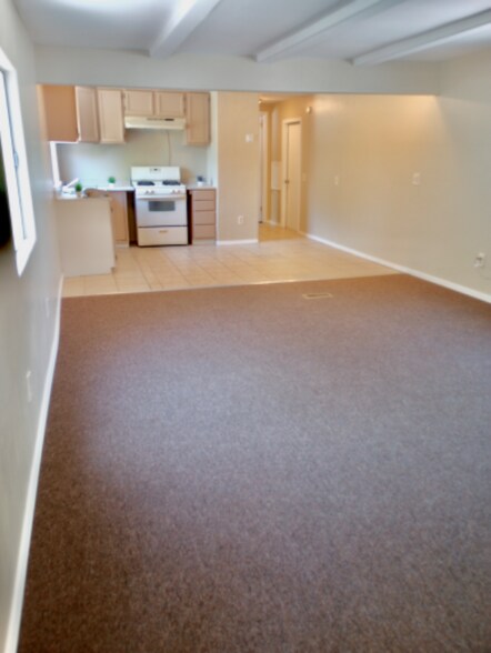 Building Photo - 6345 N Dona Ana Rd