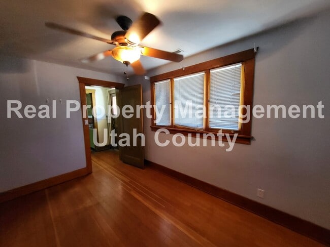 Building Photo - 159 N 400 E