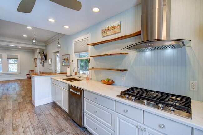 Building Photo - 419 N 2nd St