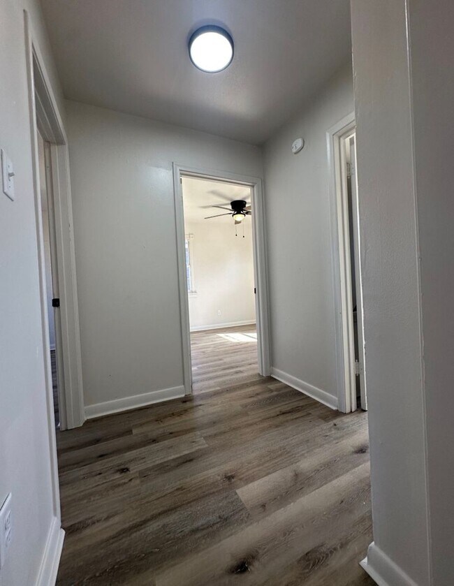 Building Photo - Cozy Contemporary Cottage – Charming 3-Bed...