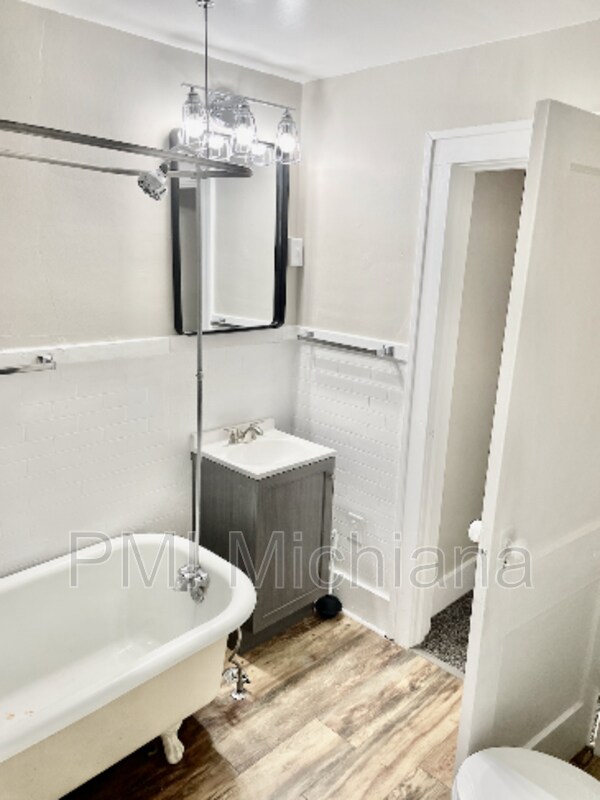 Building Photo - 312 Harrison St