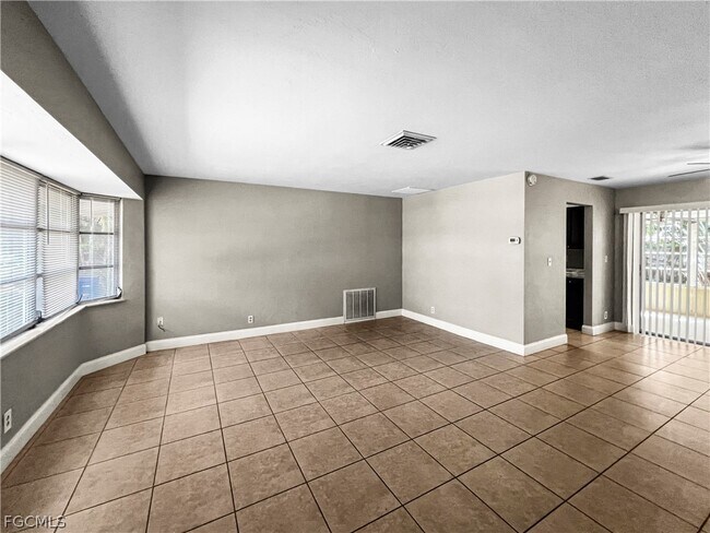 Building Photo - 7300 Barragan Rd