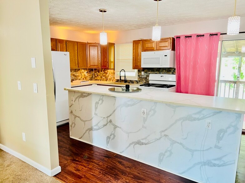 Building Photo - 12 Cherry Cir