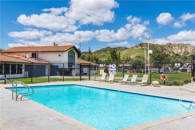 Building Photo - 27571 Amethyst Way