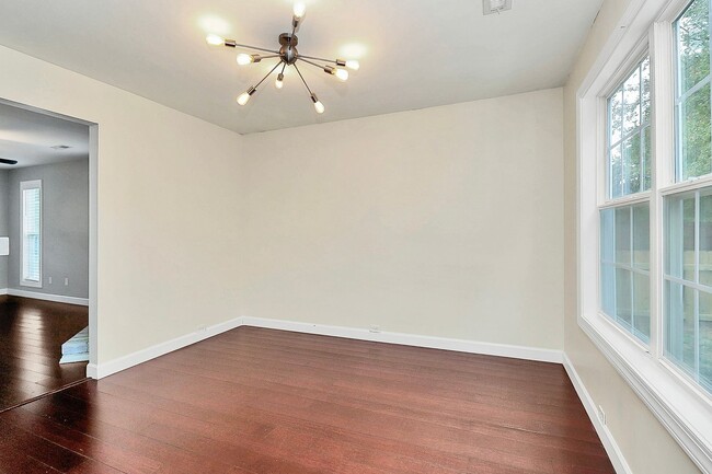 Building Photo - Welcome home to the popular Crossings neig...