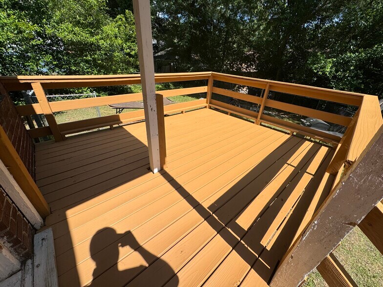 Building Photo - 28 Hollywood Ct