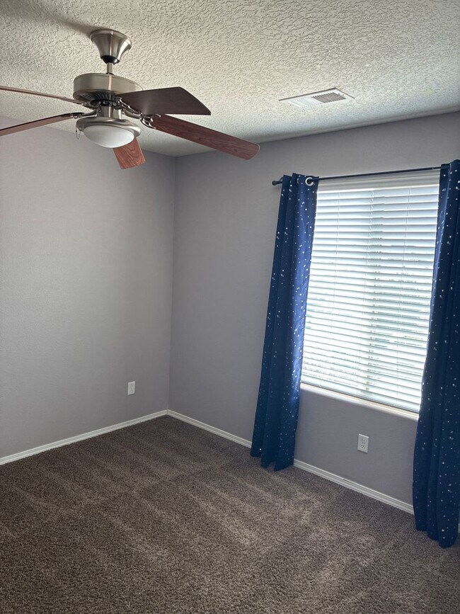 Building Photo - 2217 Violeta Cir SE