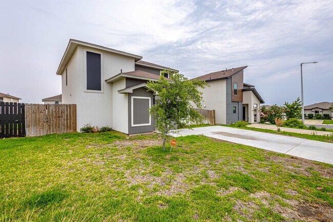 Building Photo - 2203 Durazno Ct