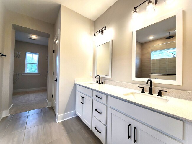 Building Photo - Gorgeous 4 bedroom home in Point Hope - Ch...