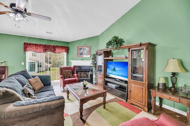 Building Photo - Stylish Living with Spacious Backyard!