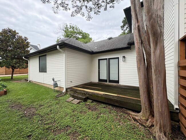 Building Photo - Gorgeous home in Rosedale - Available now!