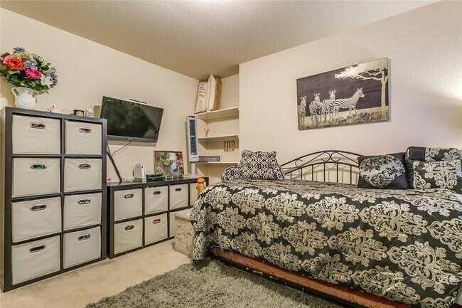 Building Photo - 8832 Elk Creek Ln