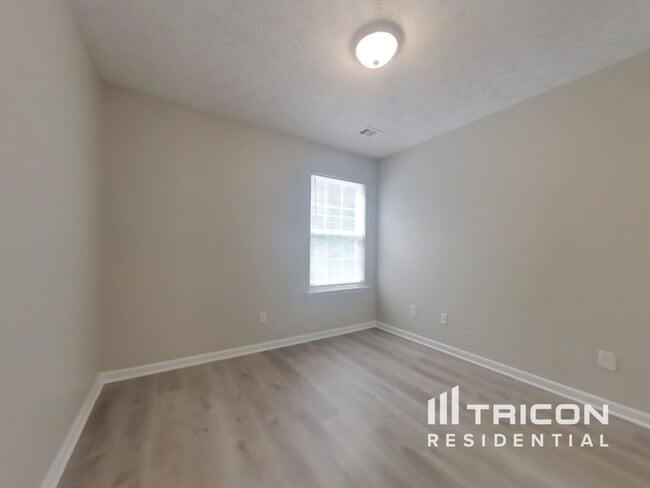 Building Photo - 134 Oak Grove Pl