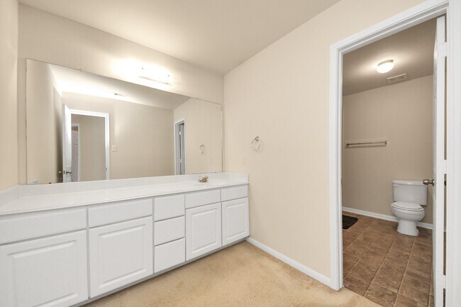 Building Photo - 15623 Sheldon Ridge Way