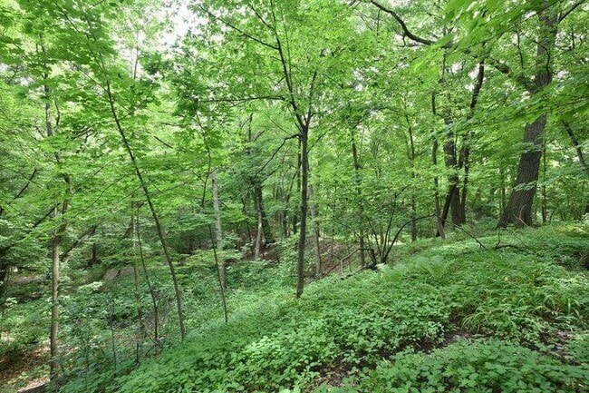 Building Photo - 824 N 66th St