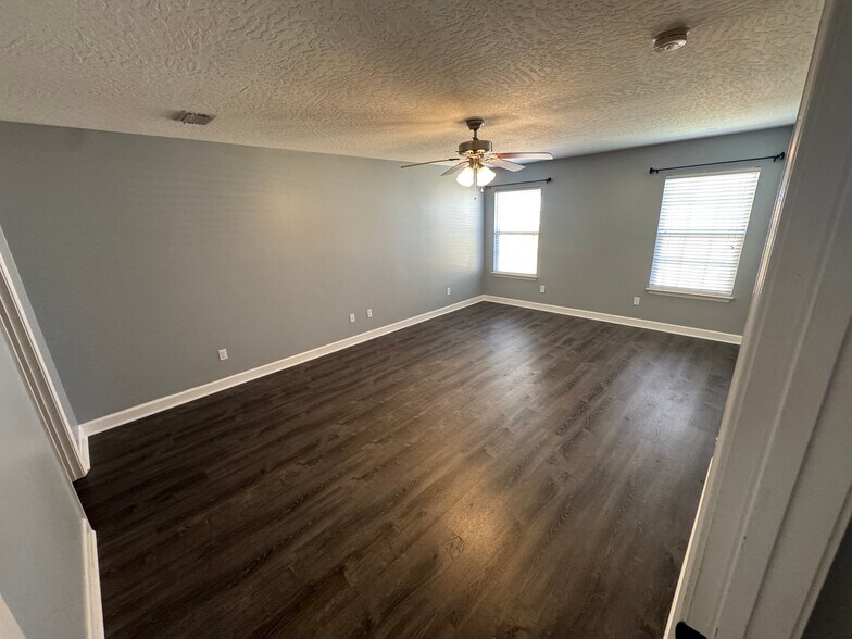 Building Photo - 1705 Pahl Ct
