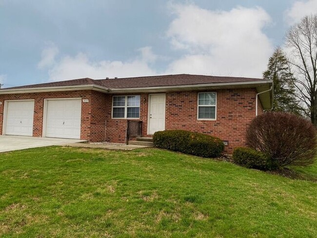 Building Photo - 3 Bdrm Duplex - Country Walk Estates. Pets Welcome!