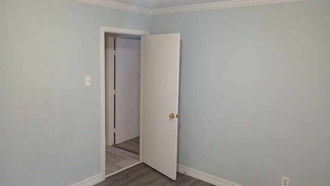 Building Photo - 4754 Alvin St