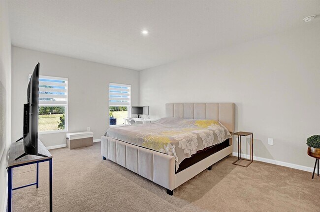 Building Photo - 712 Pomegranate Pl