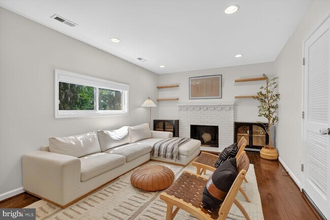 Building Photo - 4613 Willow Run Dr