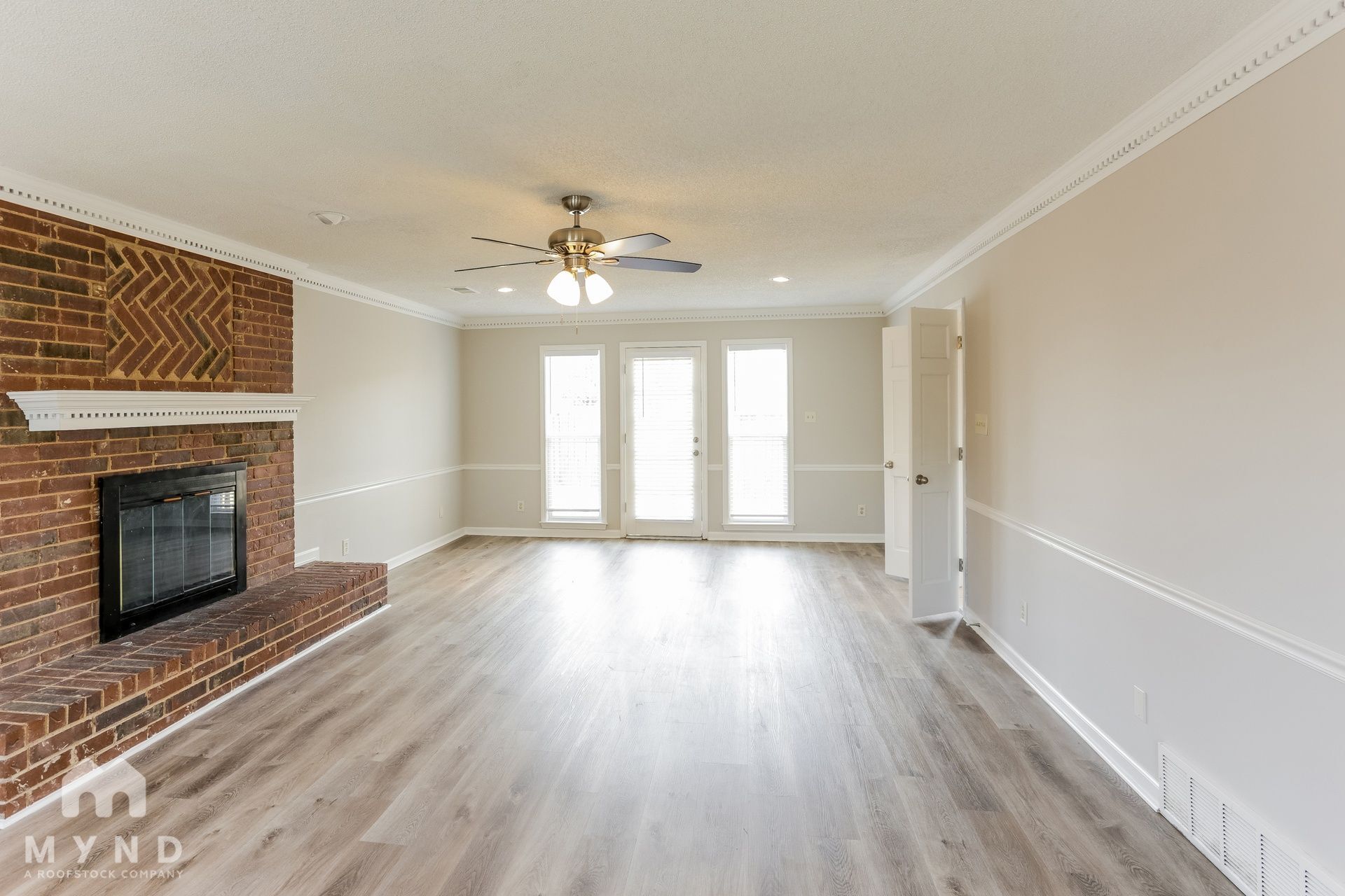 Building Photo - 4429 Richmond Oaks Dr