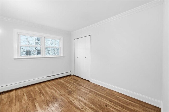 Building Photo - 22 Acorn Rd