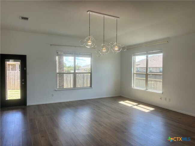 Building Photo - 1203 Kiskadee Branch Dr