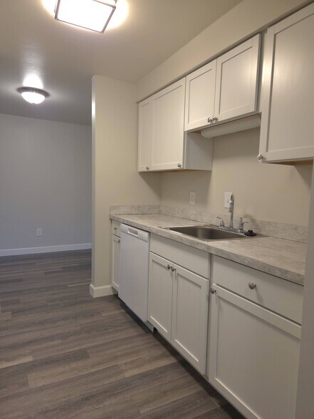 Building Photo - Cedarwood Crossings