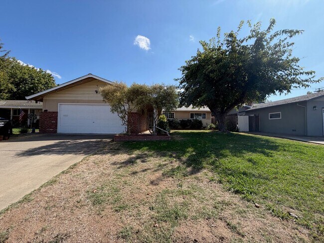 Building Photo - 9152 Condesa Dr