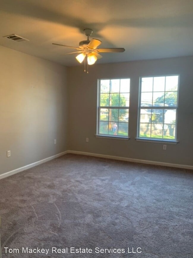 Building Photo - 6 br, 3 bath House - 1133 S. Burgess Dr.