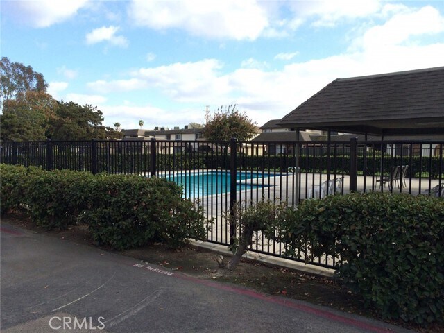 Building Photo - 1124 S Dover Cir