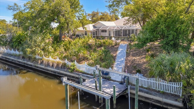 Building Photo - 19 Hoffer St