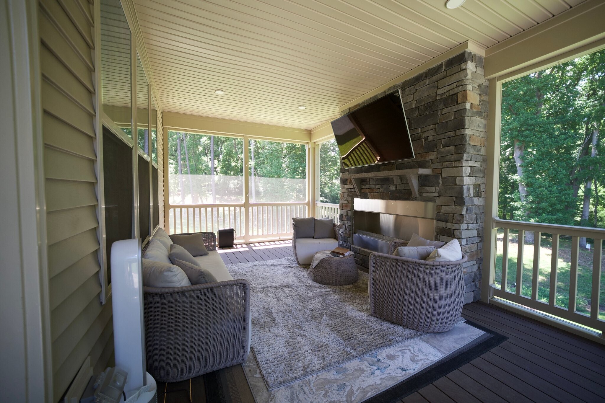Building Photo - 7687 Cross Creek Dr